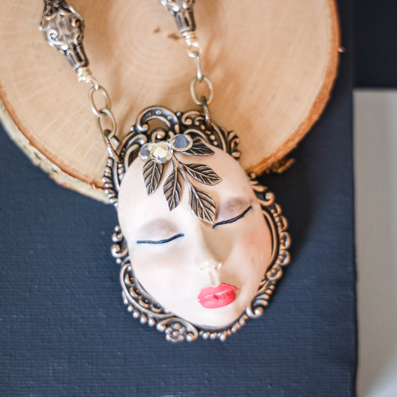 Face Jewelry - French Ostrich